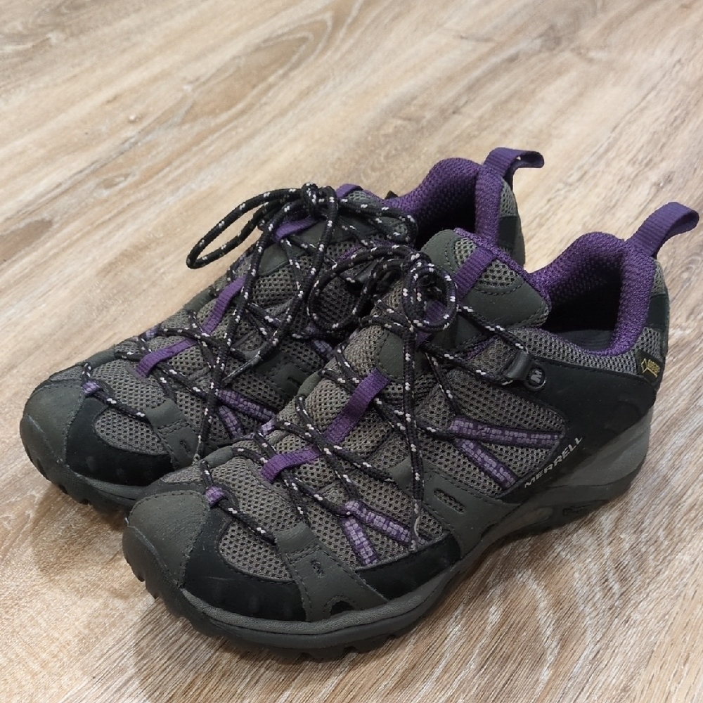 💜Merrell Women's Hiking Shoes - Black and Purple💜 size 6.5 GREAT SHAPE!!!!